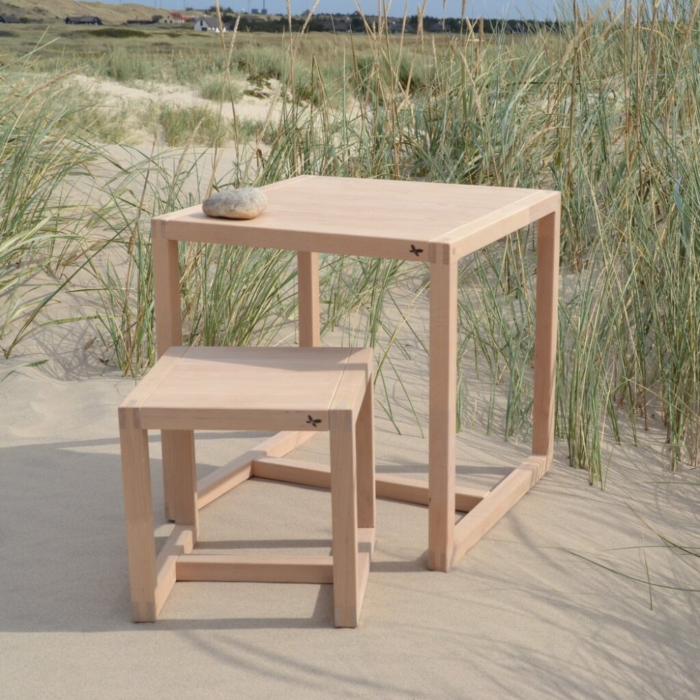 B�rnebord i R�del